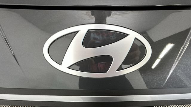 Used 2024 Hyundai Elantra SEL FWD image 8