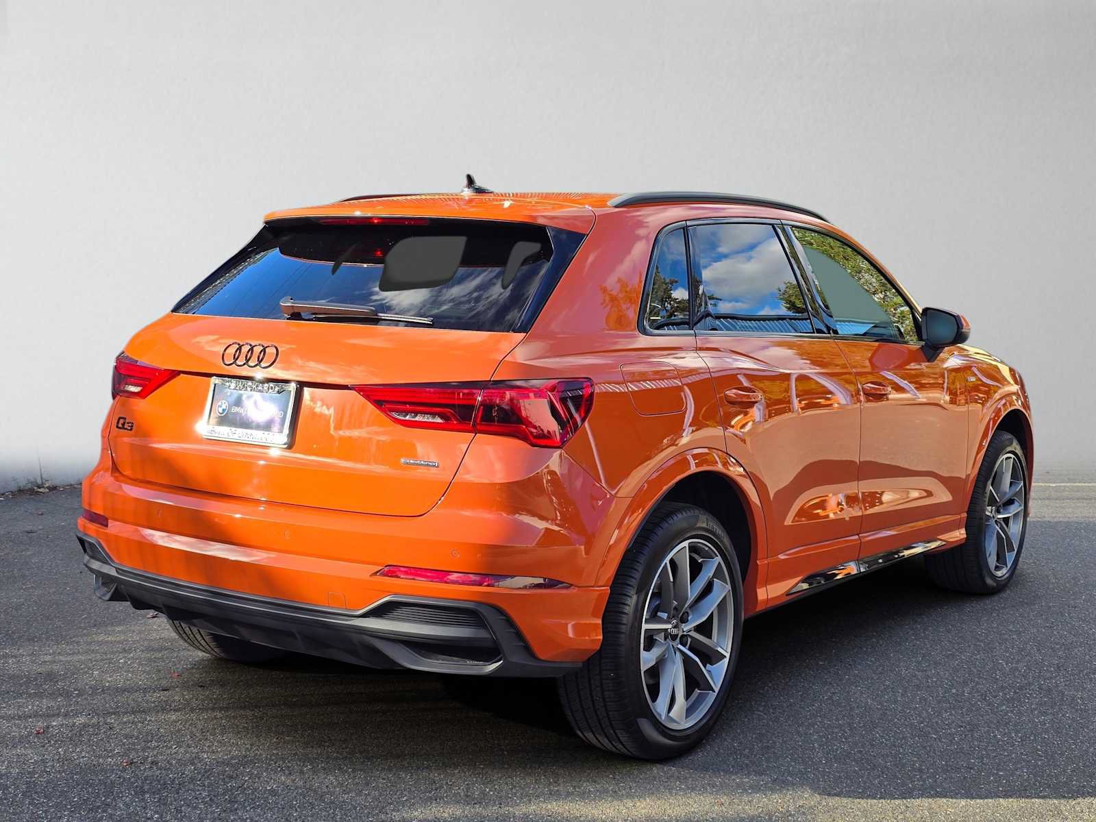 Used 2024 Audi Q3 2.0T Premium Plus w/ Premium Plus Package AWD/4WD image 3