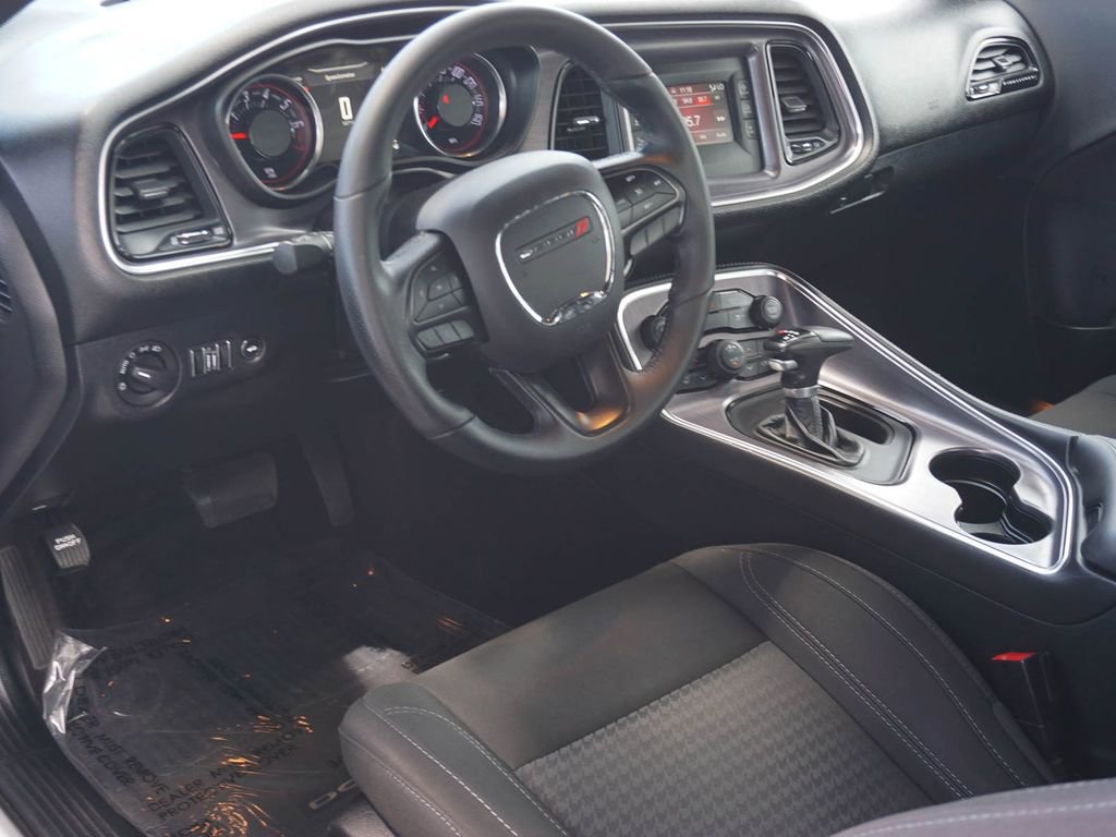 Used 2017 Dodge Challenger SXT RWD image 17
