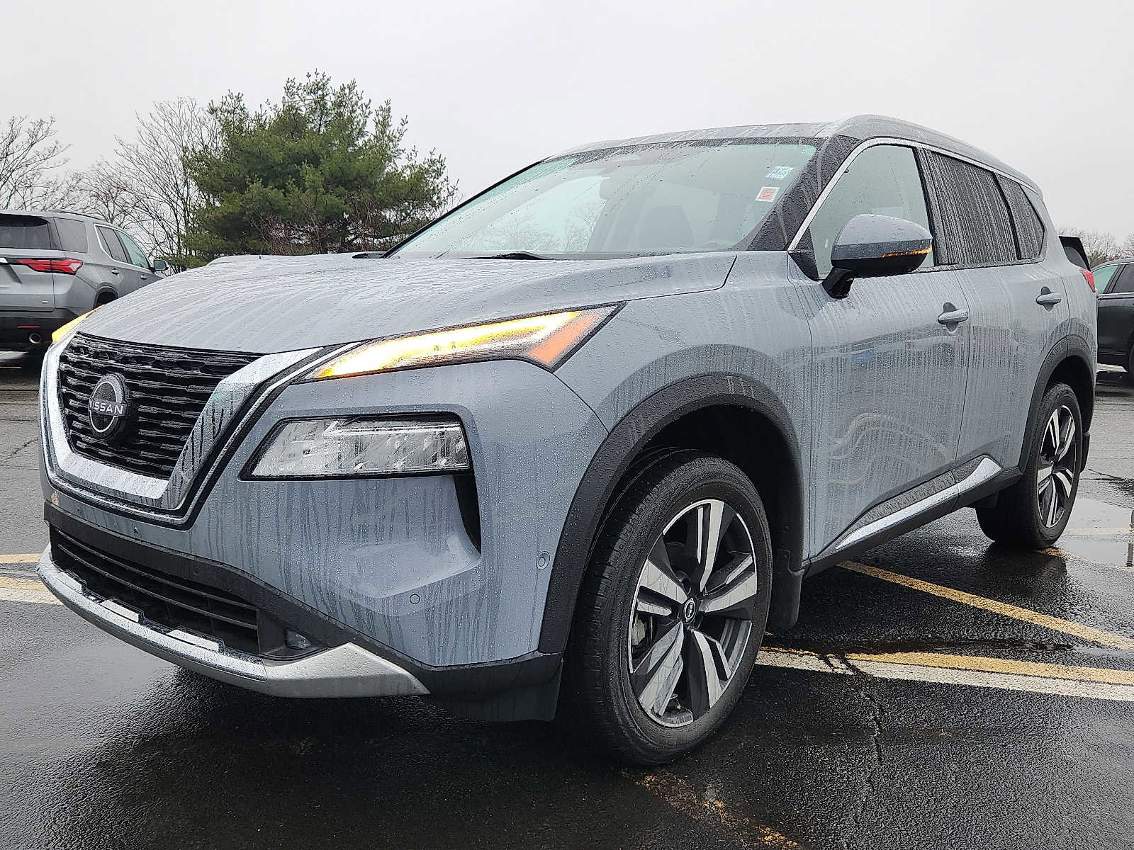 Used 2022 Nissan Rogue Platinum w/ Head-Up Display Package AWD/4WD image 3