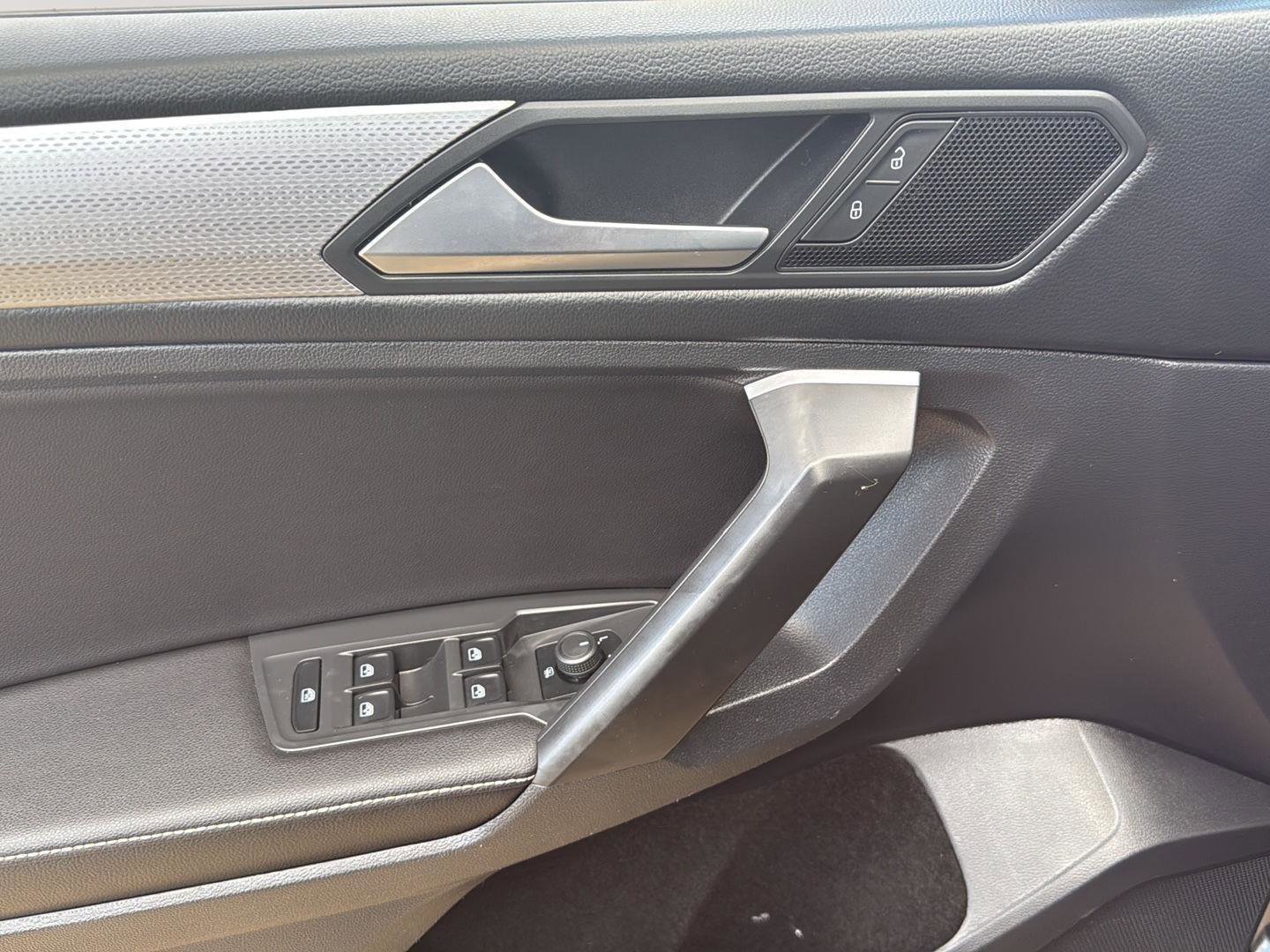 Used 2024 Volkswagen Tiguan S image 11