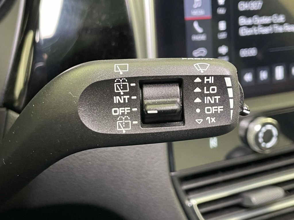 Certified 2022 Porsche Macan image 43