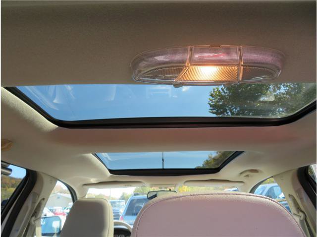 Used 2010 Ford Edge Limited FWD image 3