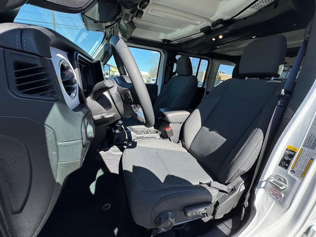 Certified 2025 Jeep Wrangler Unlimited Sahara image 13