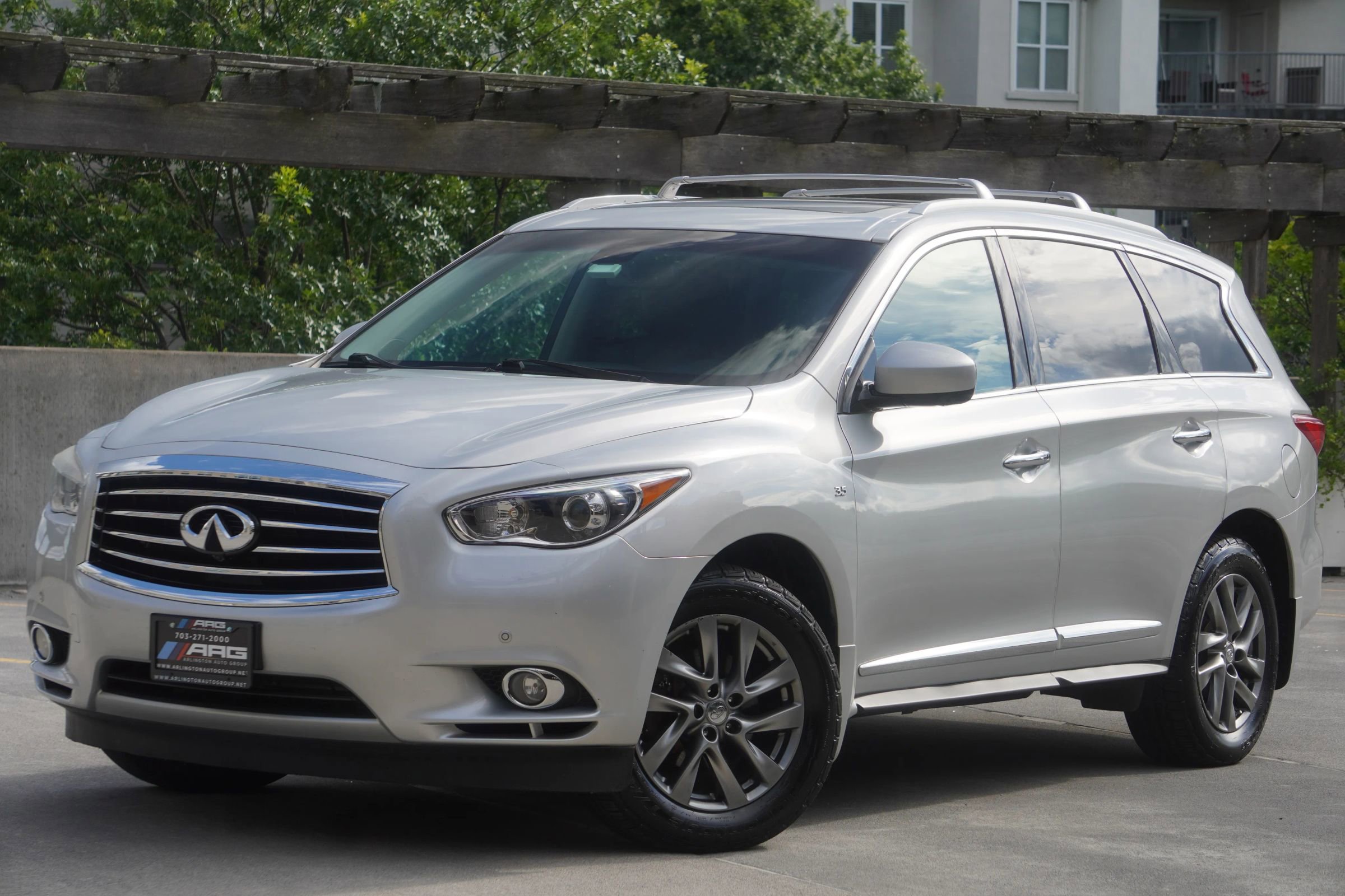 Used 2015 INFINITI QX60 Luxe w/ Premium Plus Package AWD/4WD image 3