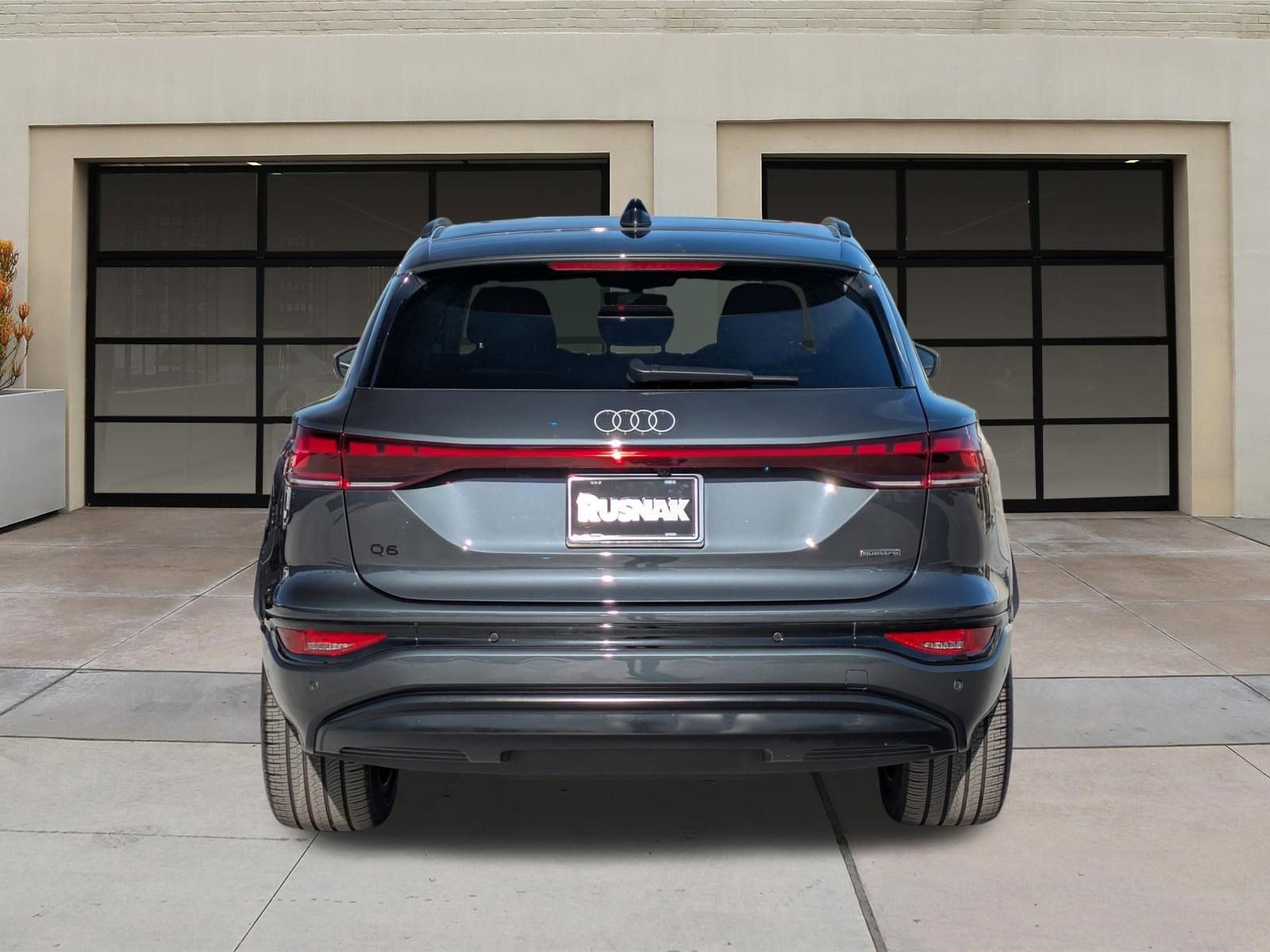 Used 2025 Audi Q6 e-tron Premium Plus w/ Premium Plus AWD/4WD image 5