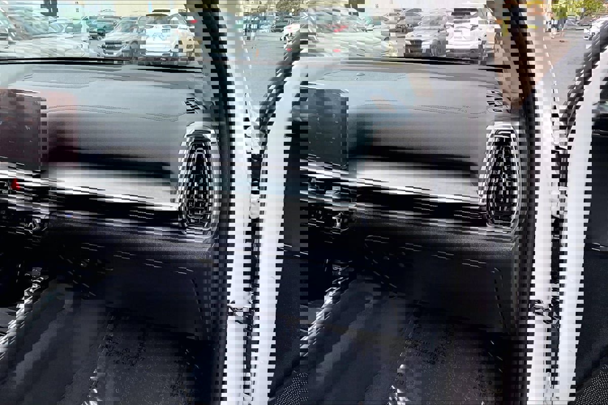 Used 2024 Kia Sorento S image 13