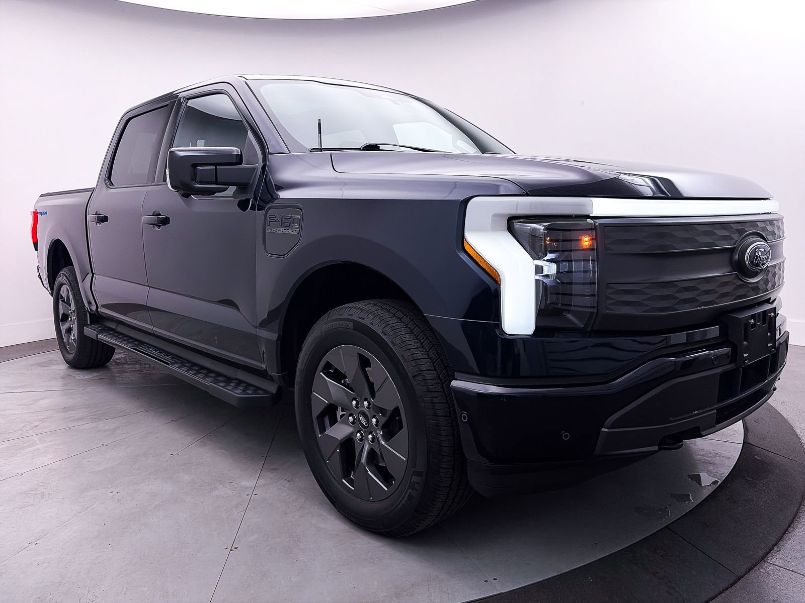 Used 2023 Ford F150 Lightning Lariat w/ Equipment Group 511A High image 12