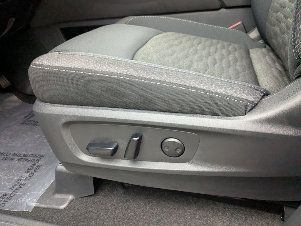 New 2025 Nissan Pathfinder SV image 13