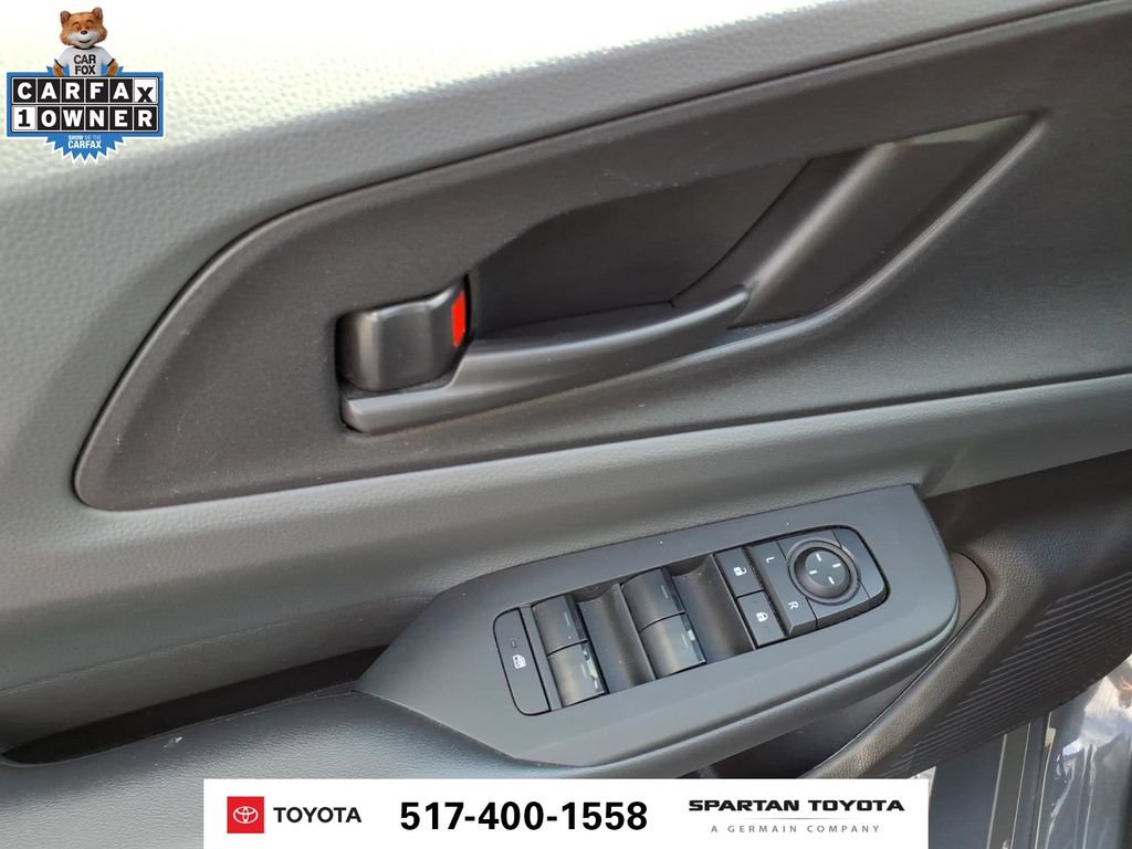 Used 2025 Toyota Prius LE FWD image 15