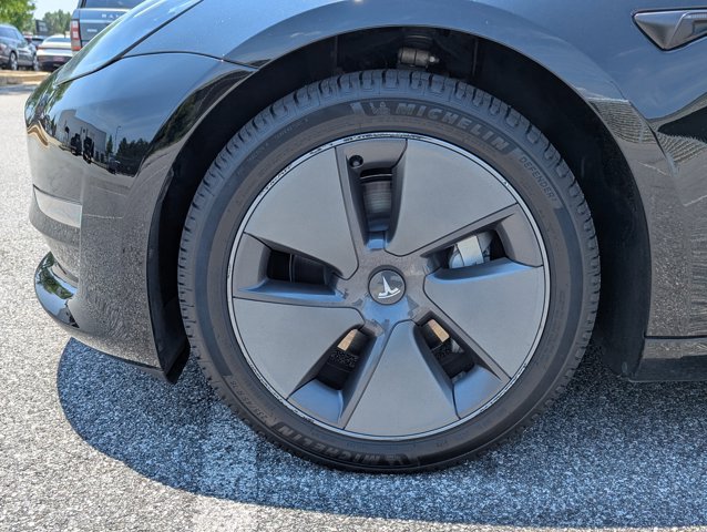 Used 2023 Tesla Model 3 Standard Range RWD image 9