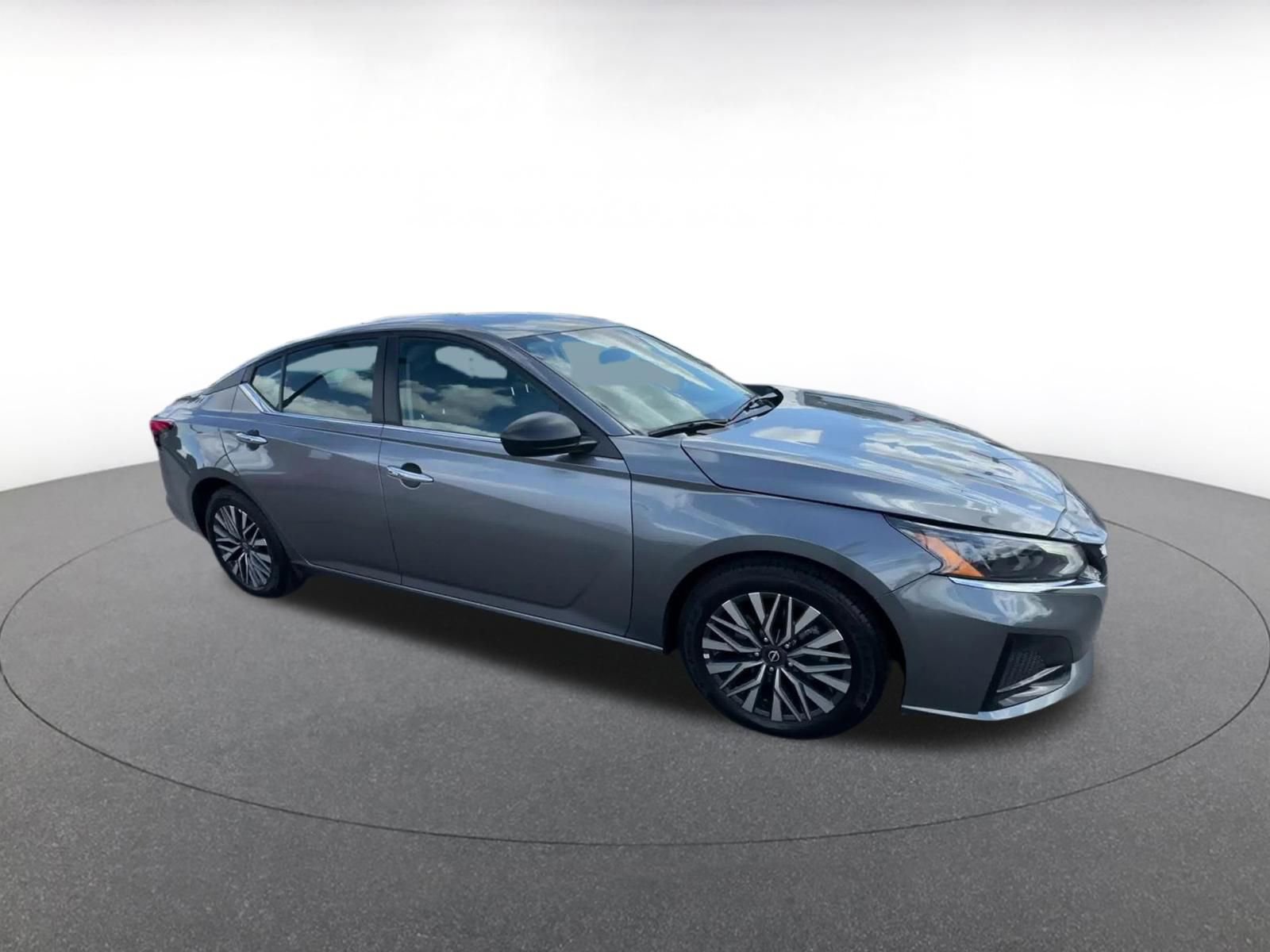 Used 2025 Nissan Altima 2.5 SV FWD video 2
