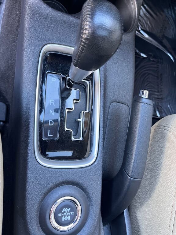 Used 2015 Mitsubishi Outlander GT image 21