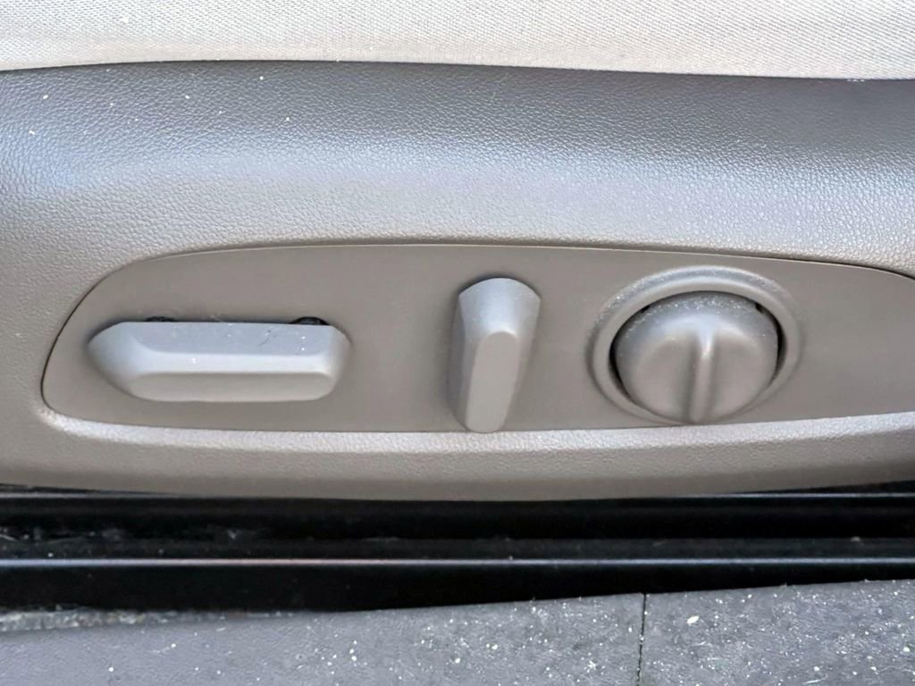 Used 2019 Chevrolet Malibu Hybrid image 17