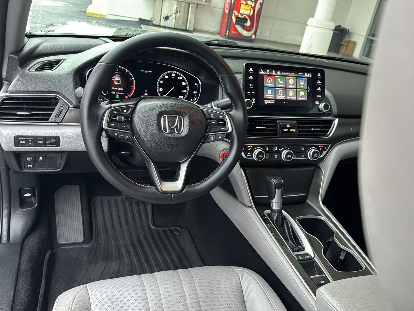 Used 2018 Honda Accord Touring image 16