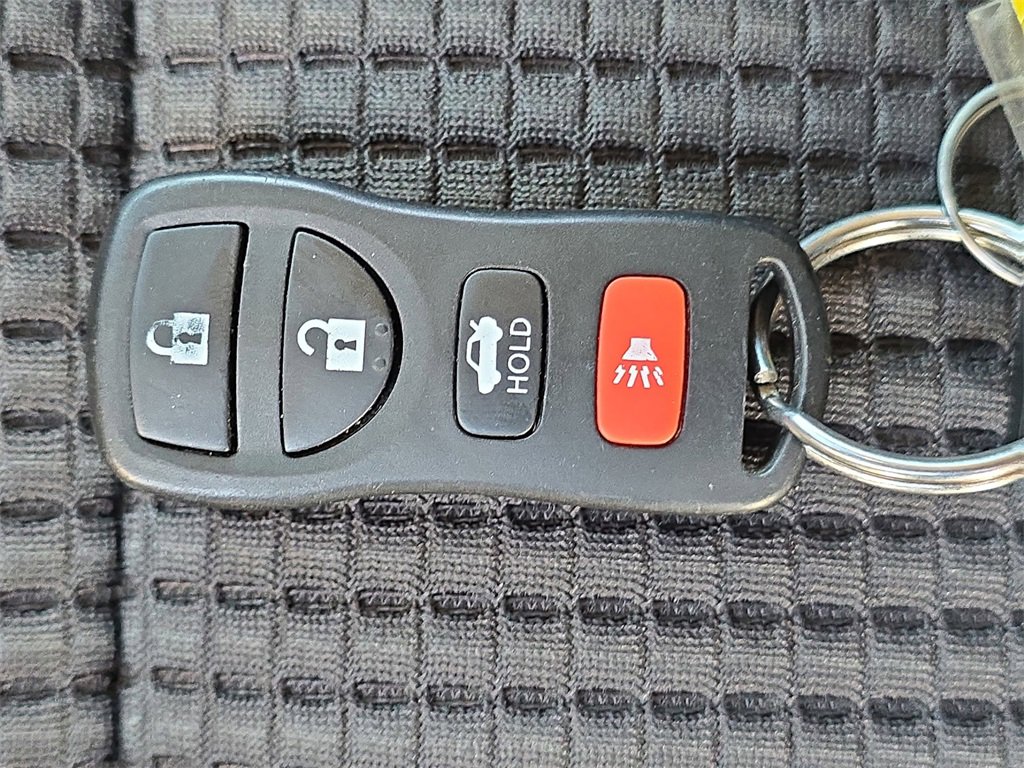 Used 2012 Nissan Titan SV w/ SV Value Truck Pkg image 35