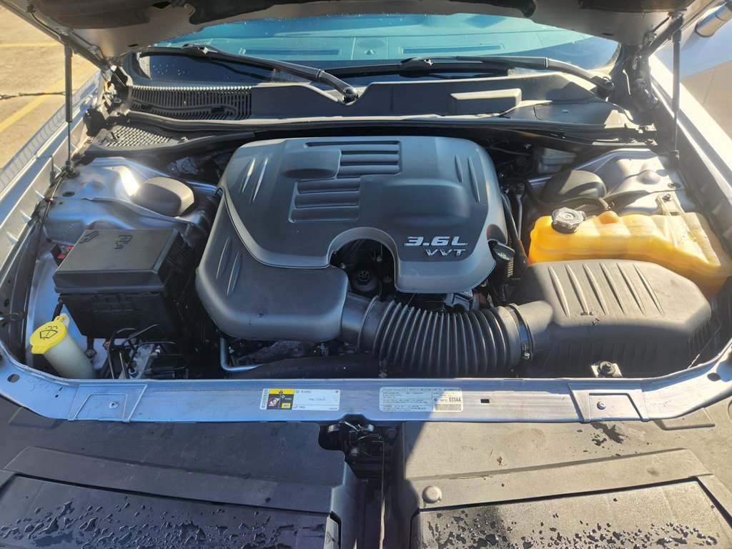 Used 2013 Dodge Challenger SXT RWD image 9