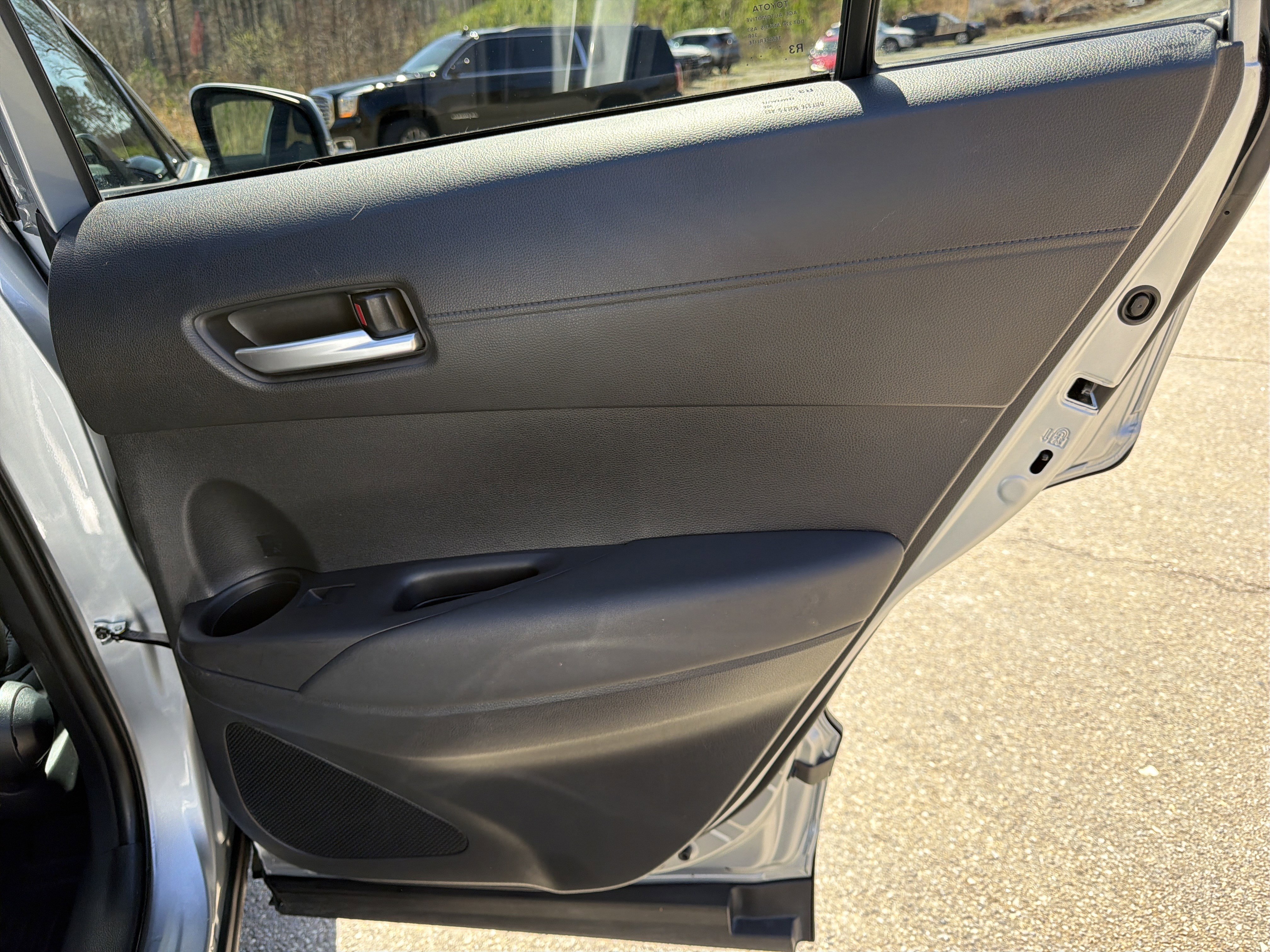 Used 2024 Toyota Corolla Cross XLE w/ Convenience Package image 16