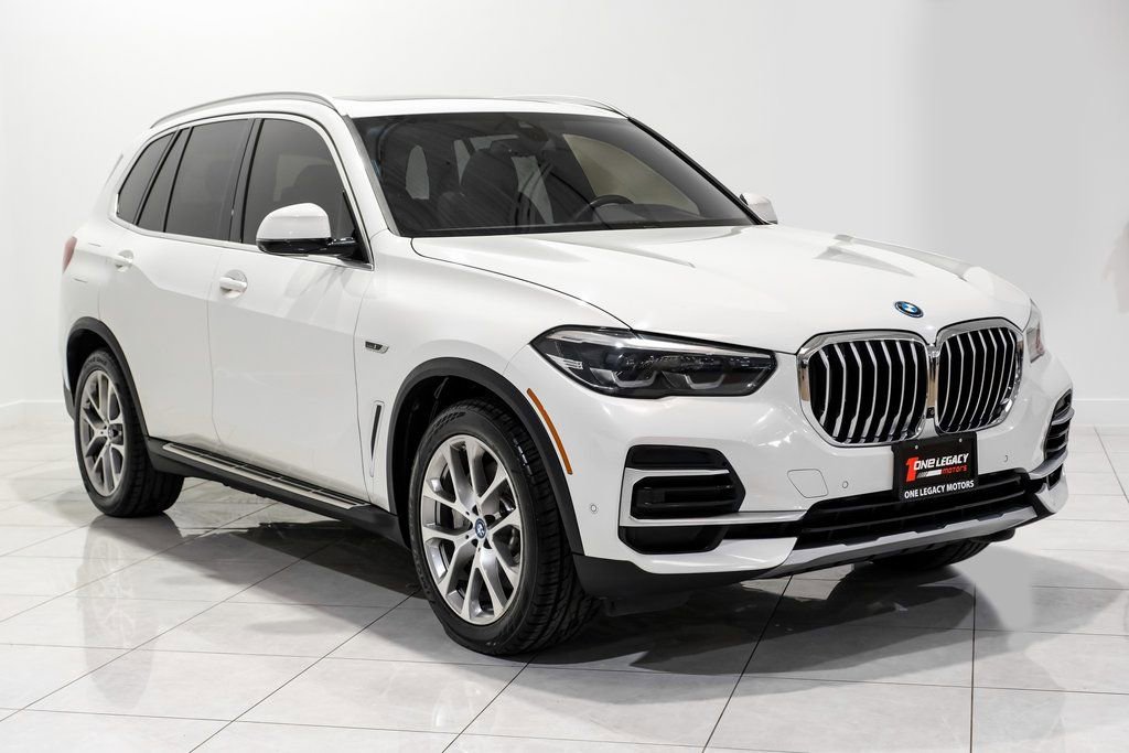 Used 2023 BMW X5 xDrive45e image 3