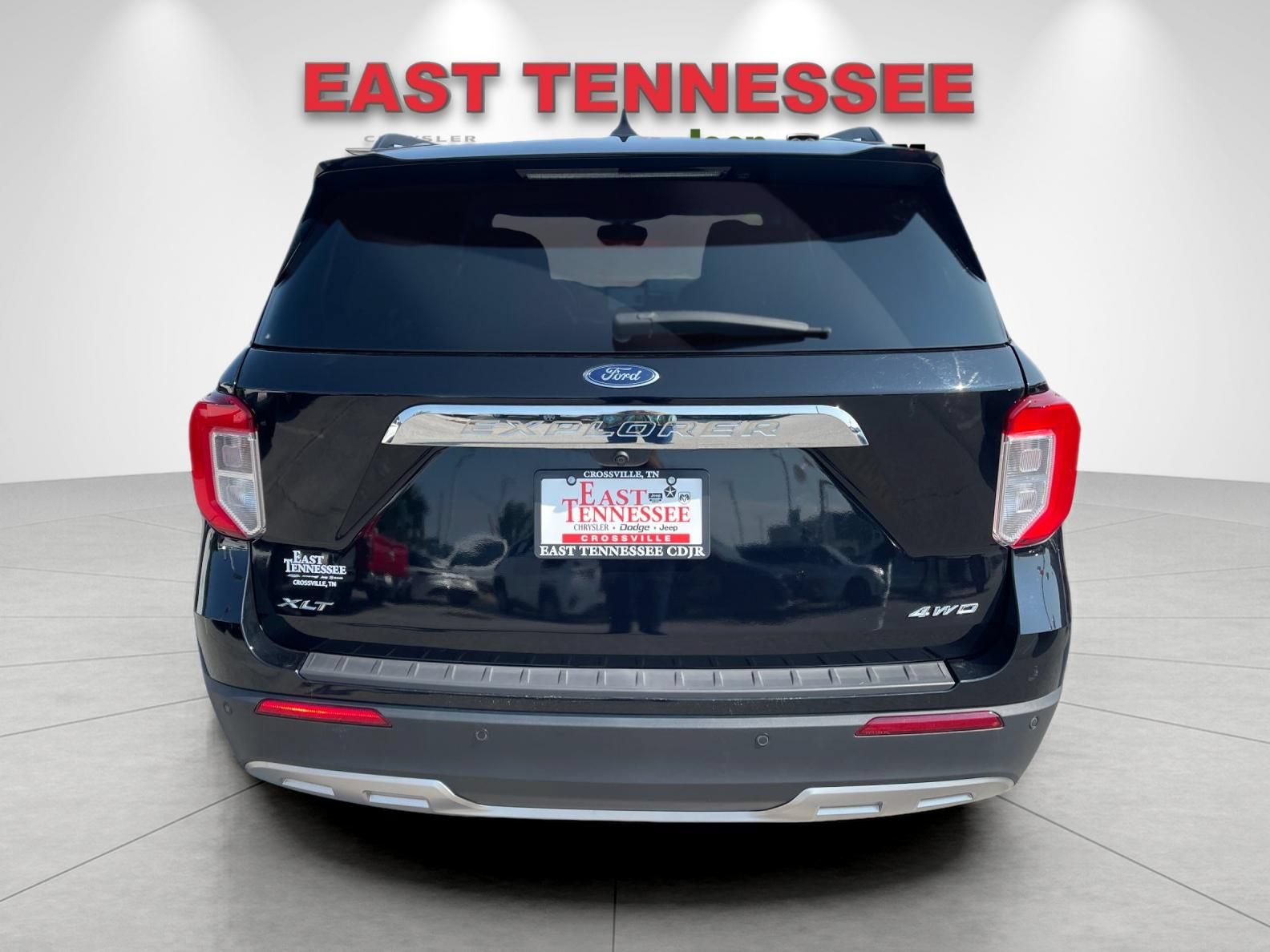Used 2023 Ford Explorer XLT w/ Equipment Group 202A AWD/4WD image 4