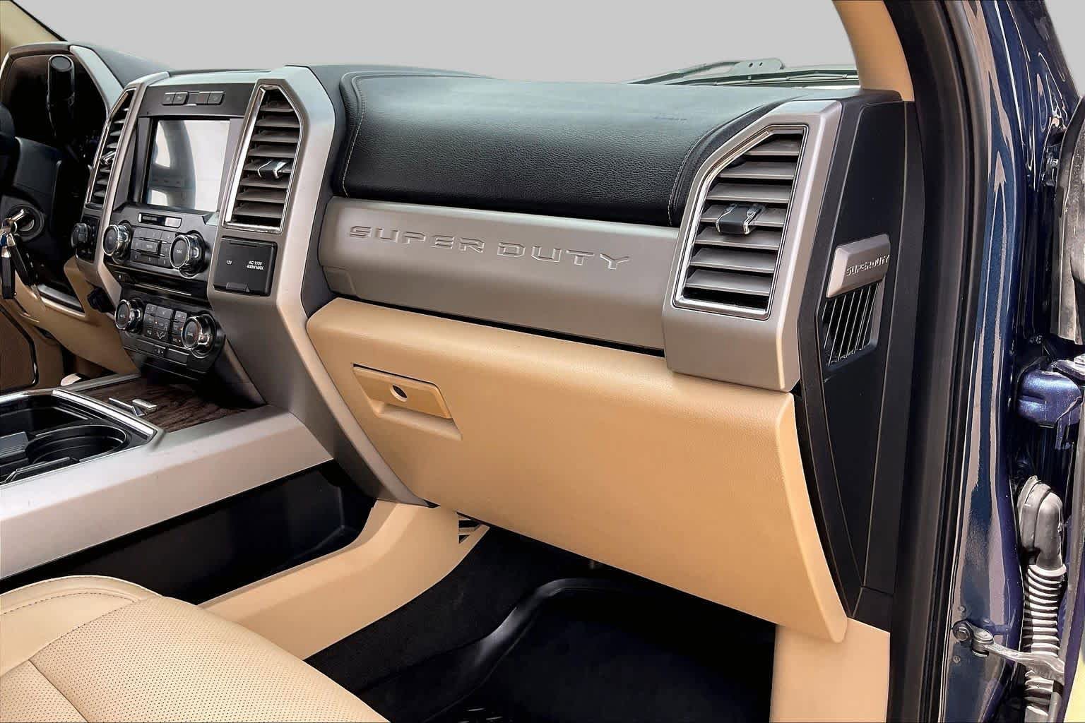 Used 2017 Ford F250 Lariat w/ FX4 Off-Road Package AWD/4WD image 19