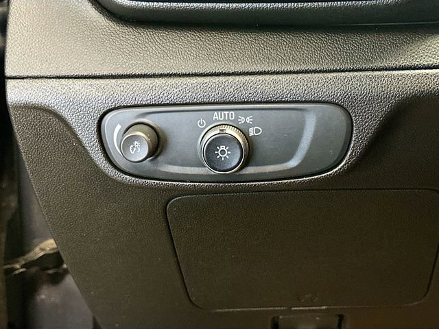 Used 2022 Chevrolet Bolt EUV LT w/ Convenience Package image 10