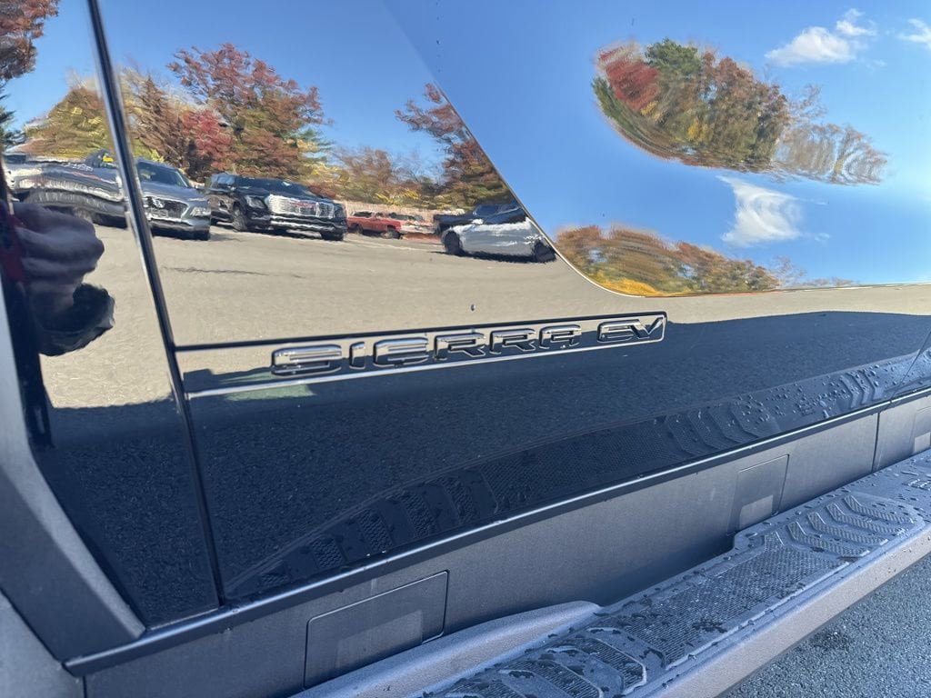 New 2026 GMC Sierra EV Elevation w/ LPO, Elevation Dark Package AWD/4WD image 57