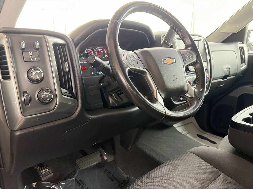 Used 2018 Chevrolet Silverado 1500 LT w/ All Star Edition AWD/4WD image 17
