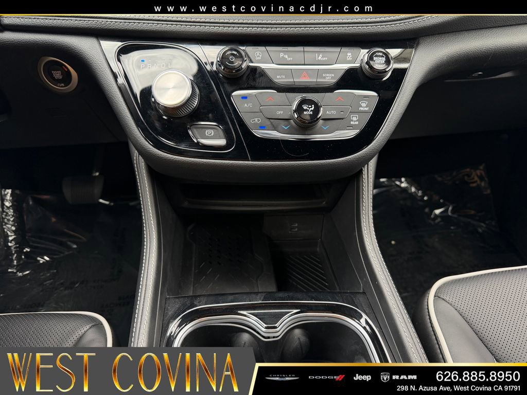 Used 2026 Chrysler Pacifica Limited w/ S Appearance Package FWD image 17