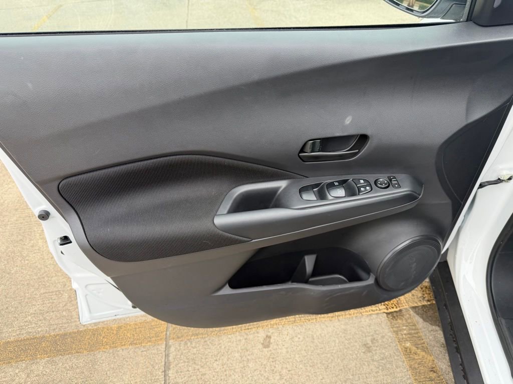 Used 2025 Nissan Kicks Play S image 11