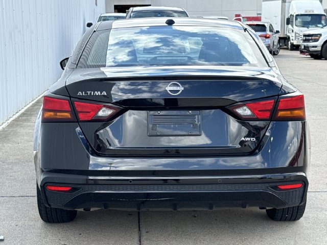 Used 2025 Nissan Altima 2.5 SV AWD/4WD image 5