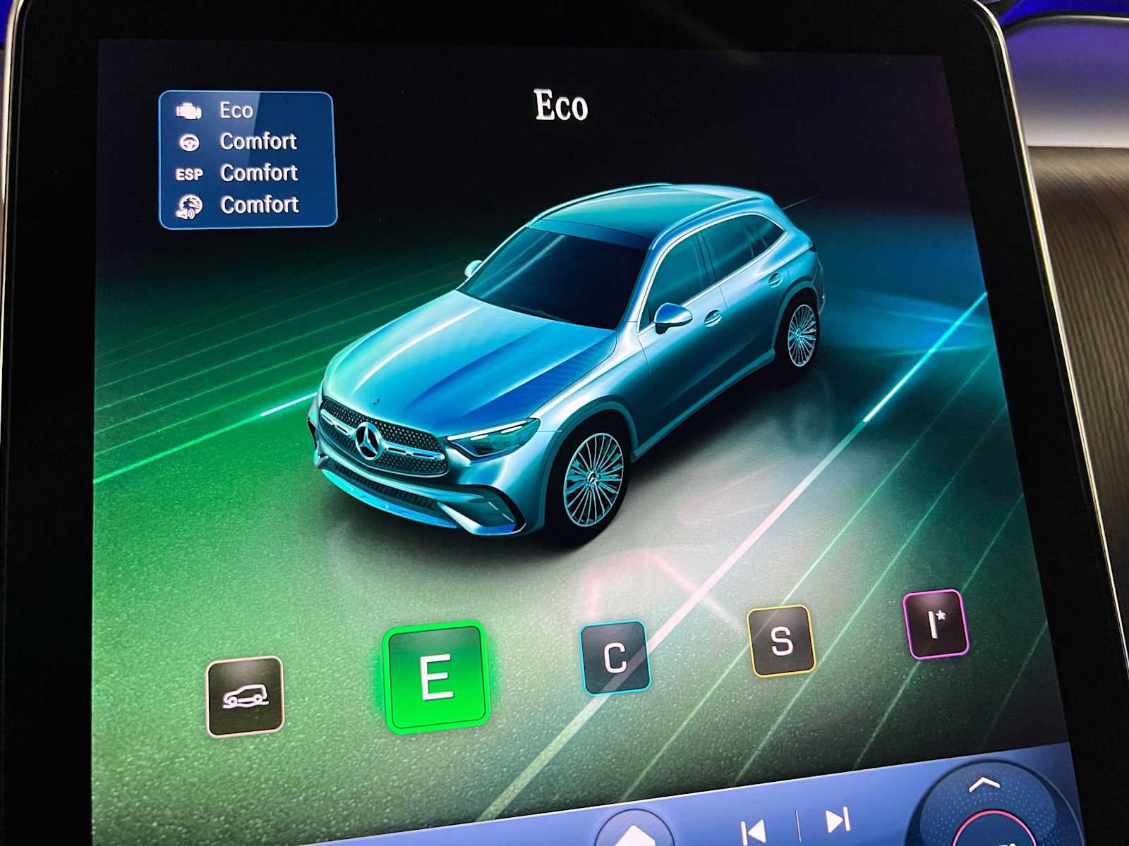 Used 2026 Mercedes-Benz GLC 300 4MATIC image 40