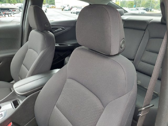 Certified 2025 Chevrolet Malibu LT FWD image 3