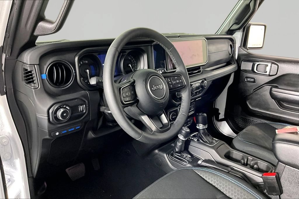 Used 2025 Jeep Wrangler Unlimited Rubicon 4xe w/ Safety Group AWD/4WD image 16