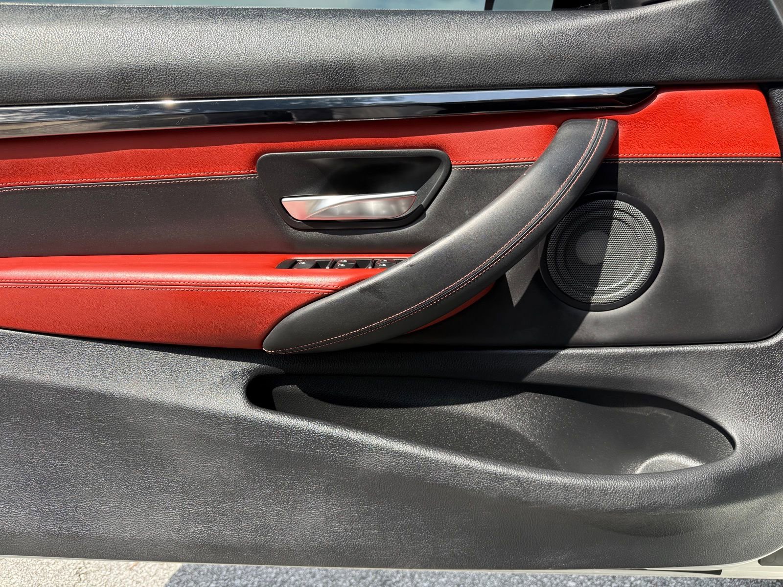 Used 2019 BMW M4 Convertible image 40