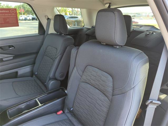 Certified 2025 Nissan Pathfinder SV w/ SV Premium Package image 25