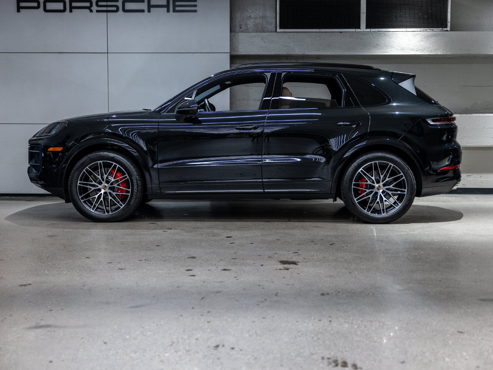 Certified 2025 Porsche Cayenne S w/ Premium Package Plus AWD/4WD image 2