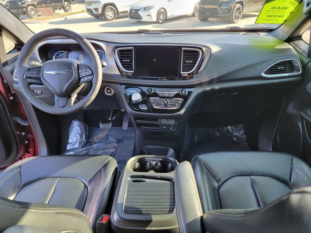 Used 2022 Chrysler Pacifica Touring-L w/ S Appearance Package image 17