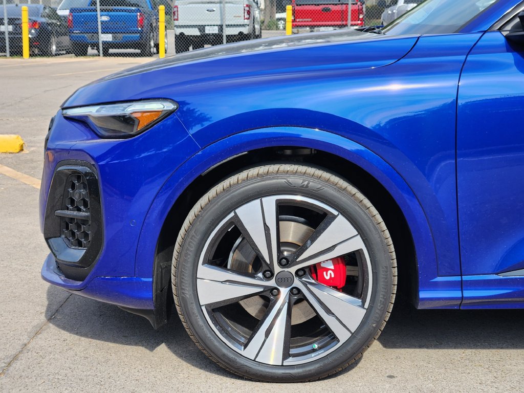 New 2026 Audi SQ5 Prestige AWD/4WD image 12