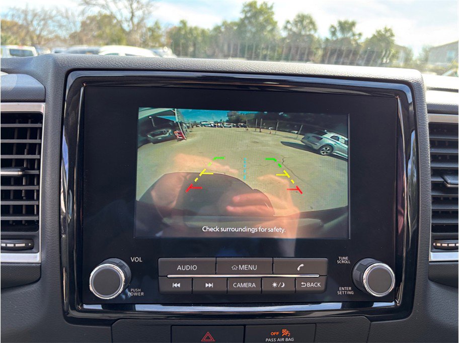 Used 2022 Nissan Frontier SV image 25