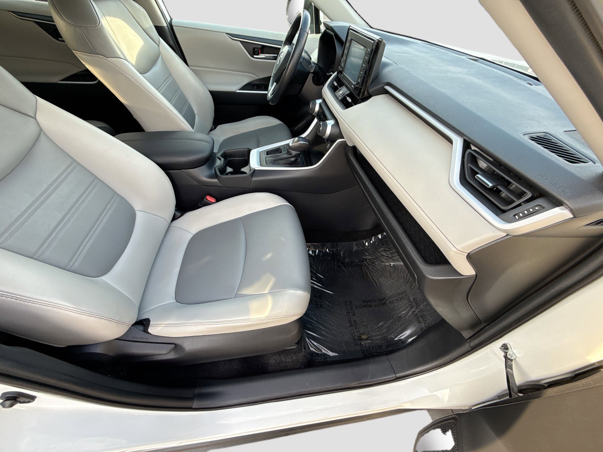 Used 2021 Toyota RAV4 XLE Premium image 15