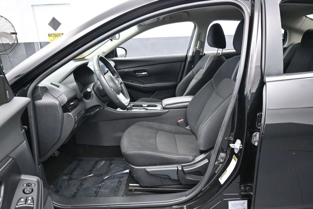 Used 2022 Nissan Sentra SV FWD image 11