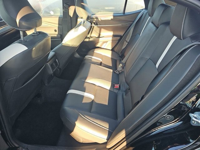 Used 2026 Toyota Camry SE FWD image 15