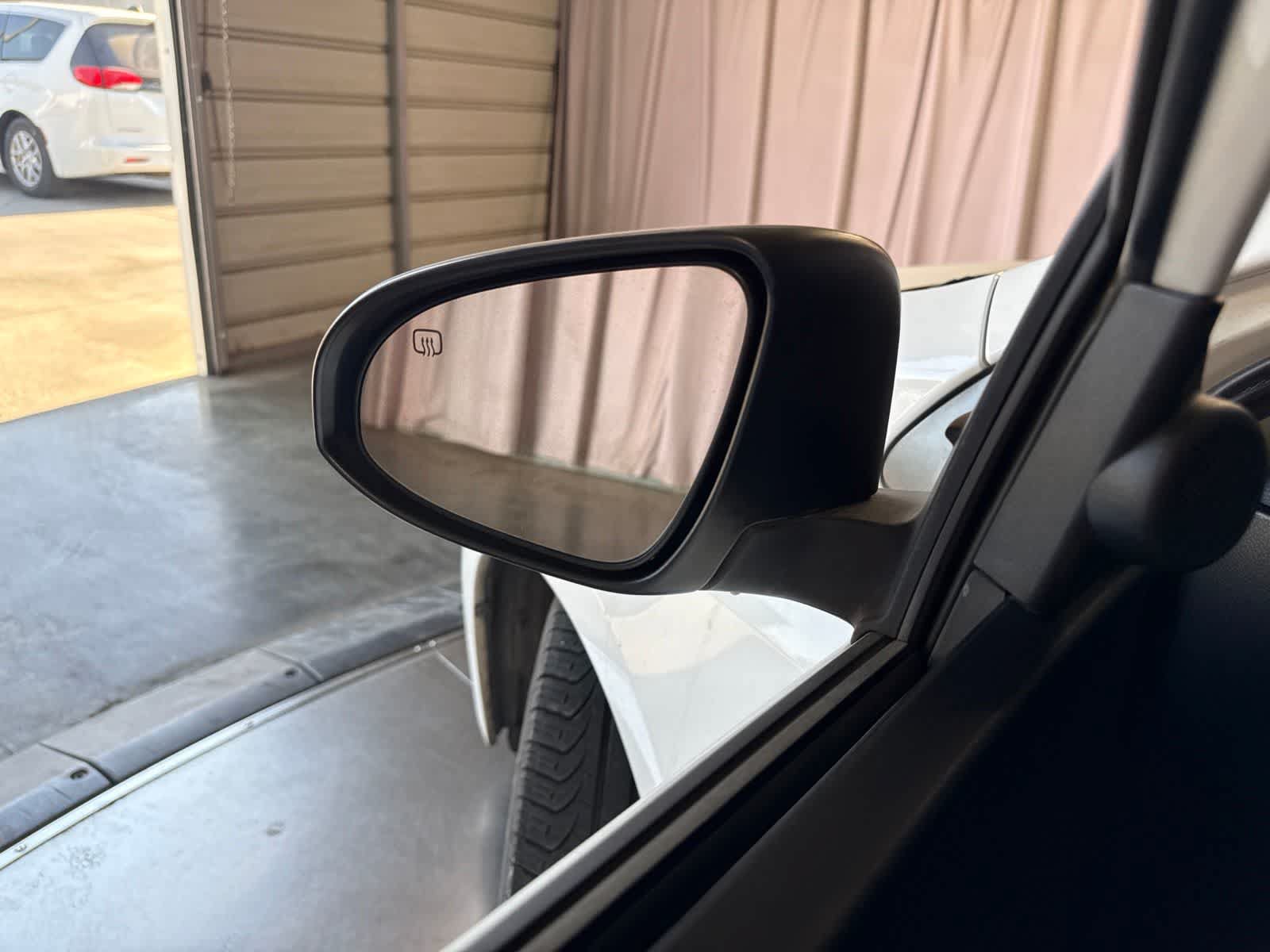 Used 2016 Toyota Corolla LE FWD image 19