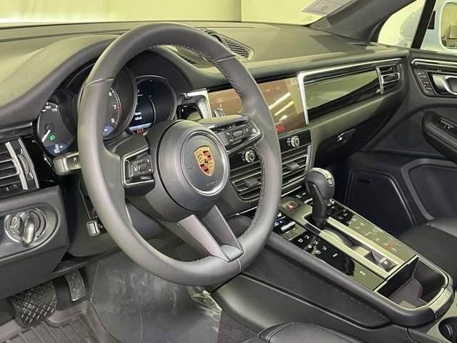 New 2026 Porsche Macan image 15