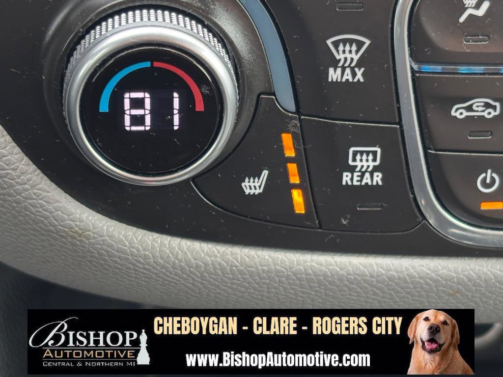 Used 2018 Chevrolet Equinox LT image 10