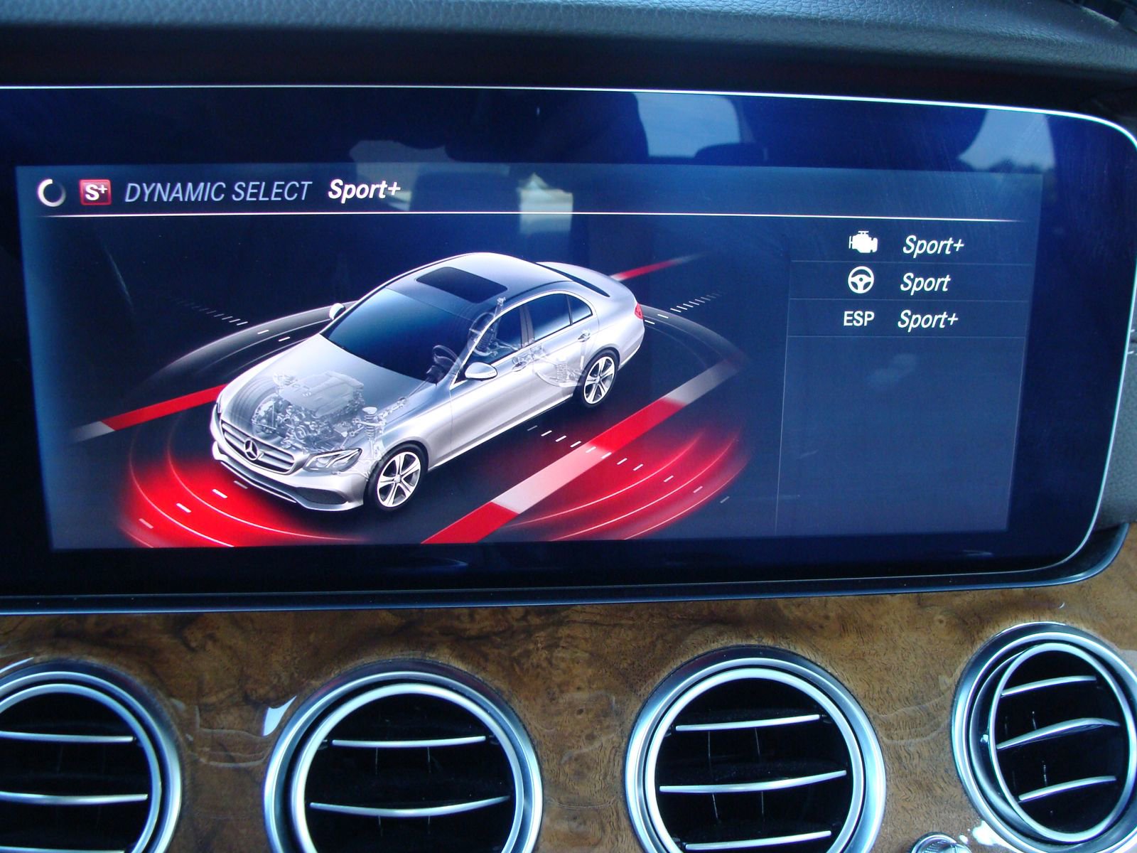 Used 2018 Mercedes-Benz E 300 4MATIC image 29