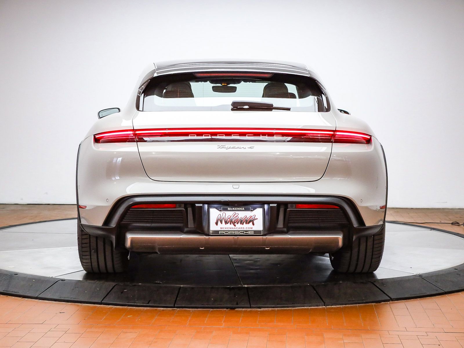 Certified 2022 Porsche Taycan 4 Cross Turismo AWD/4WD image 7