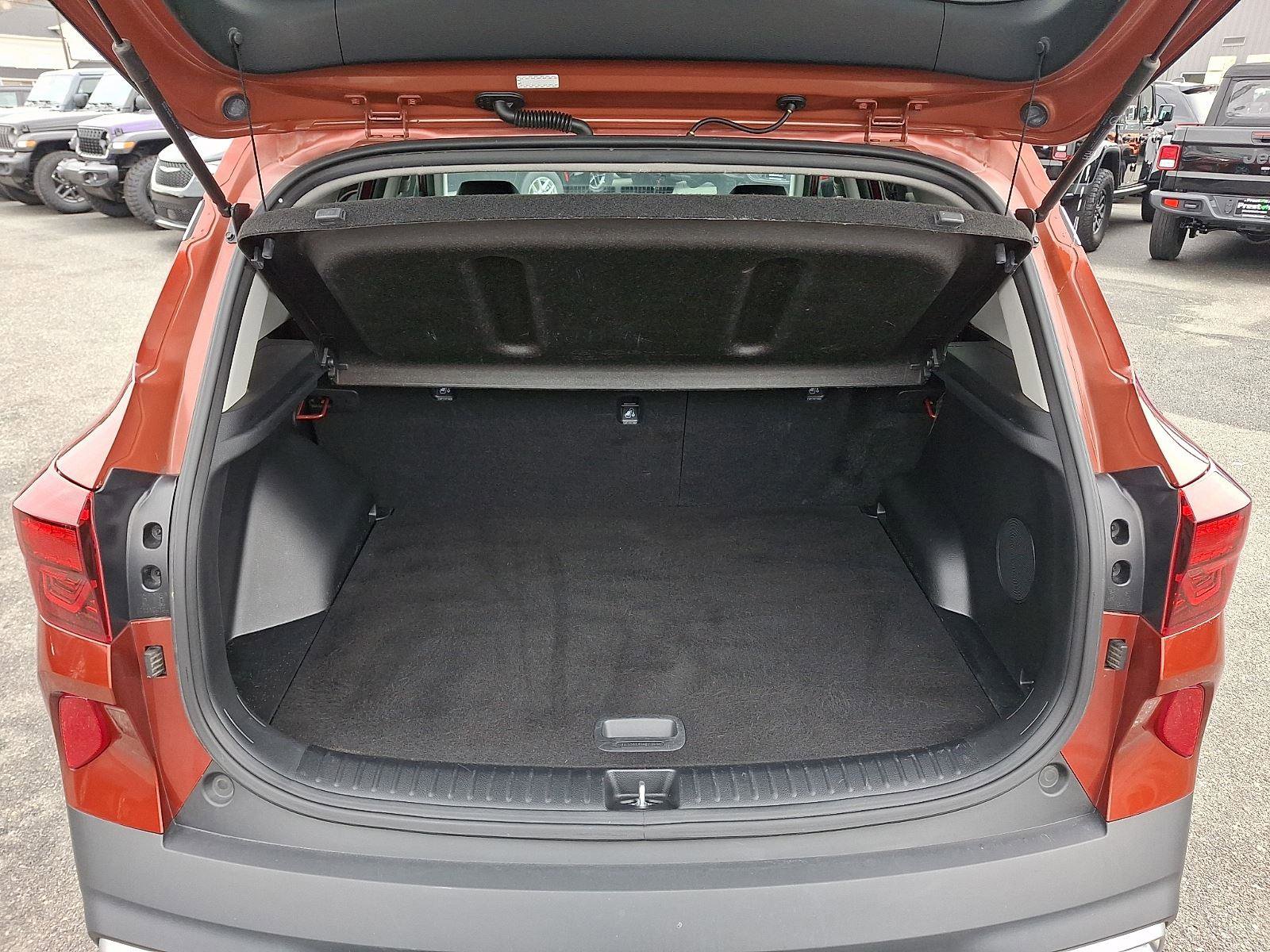 Used 2023 Kia Seltos SX image 49