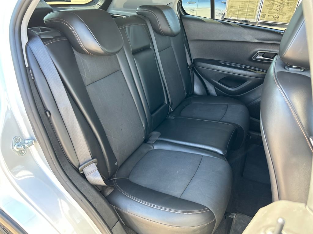 Used 2022 Chevrolet Trax LT w/ Driver Confidence Package AWD/4WD image 21